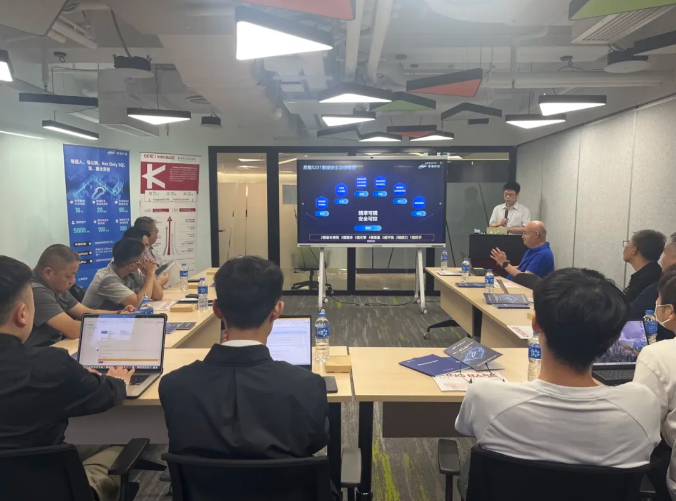 5800ee946e1b7a9ee1975671e035b147.png 5800ee946e1b7a9ee1975671e035b147.png